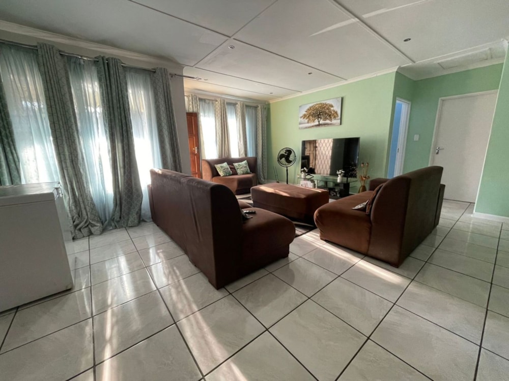 Townhouse let in Arboretum, Richards Bay - 1RY1684922 Townhouse let in Arboretum, Richards Bay - 1RY1684922