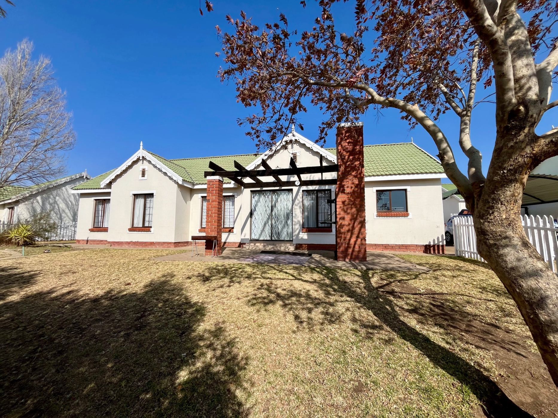 Townhouse for sale in Hillside, Bloemfontein - 1BX1669257