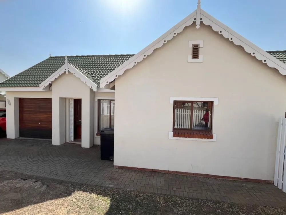 Townhouse for sale in Hillside, Bloemfontein - 1BX1669257 Townhouse for sale in Hillside, Bloemfontein - 1BX1669257