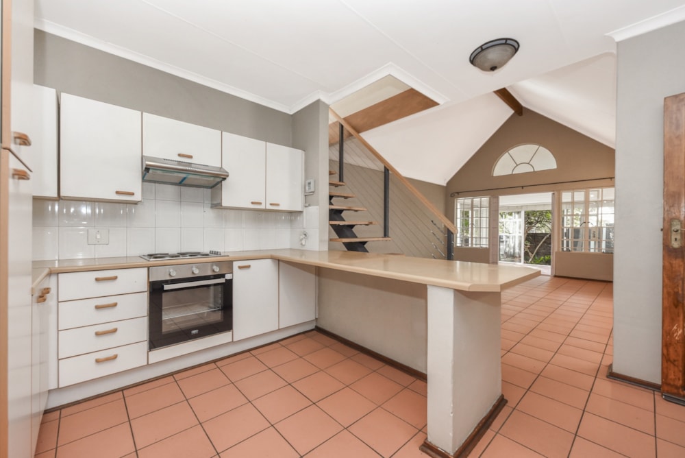 Townhouse sold in Douglasdale - FW1693246 Townhouse sold in Douglasdale - FW1693246