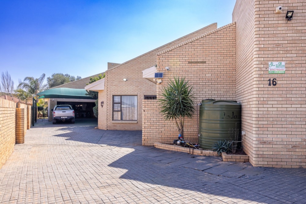 House sold in Hillcrest, Kimberley - 1KJ1587024 House sold in Hillcrest, Kimberley - 1KJ1587024
