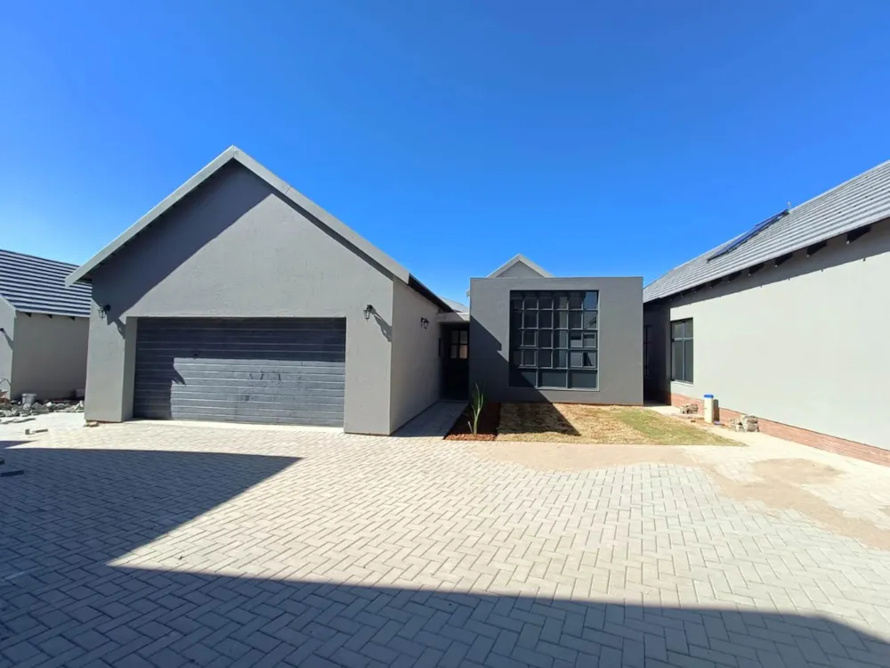 Townhouse for sale in Woodland Hills Bergendal - 1BX1726414