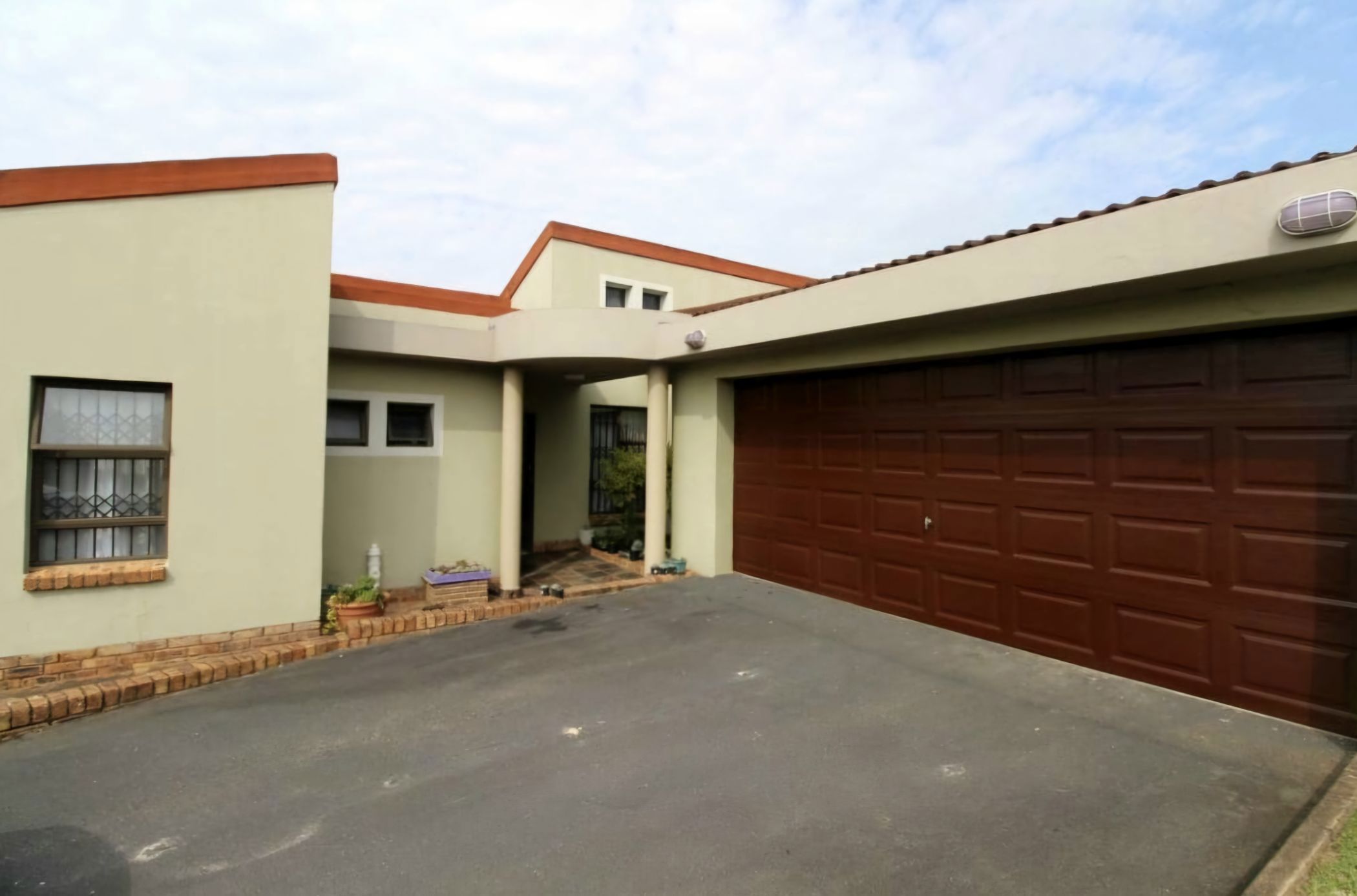 Townhouse for sale in Uvongo - 1PSH1668724