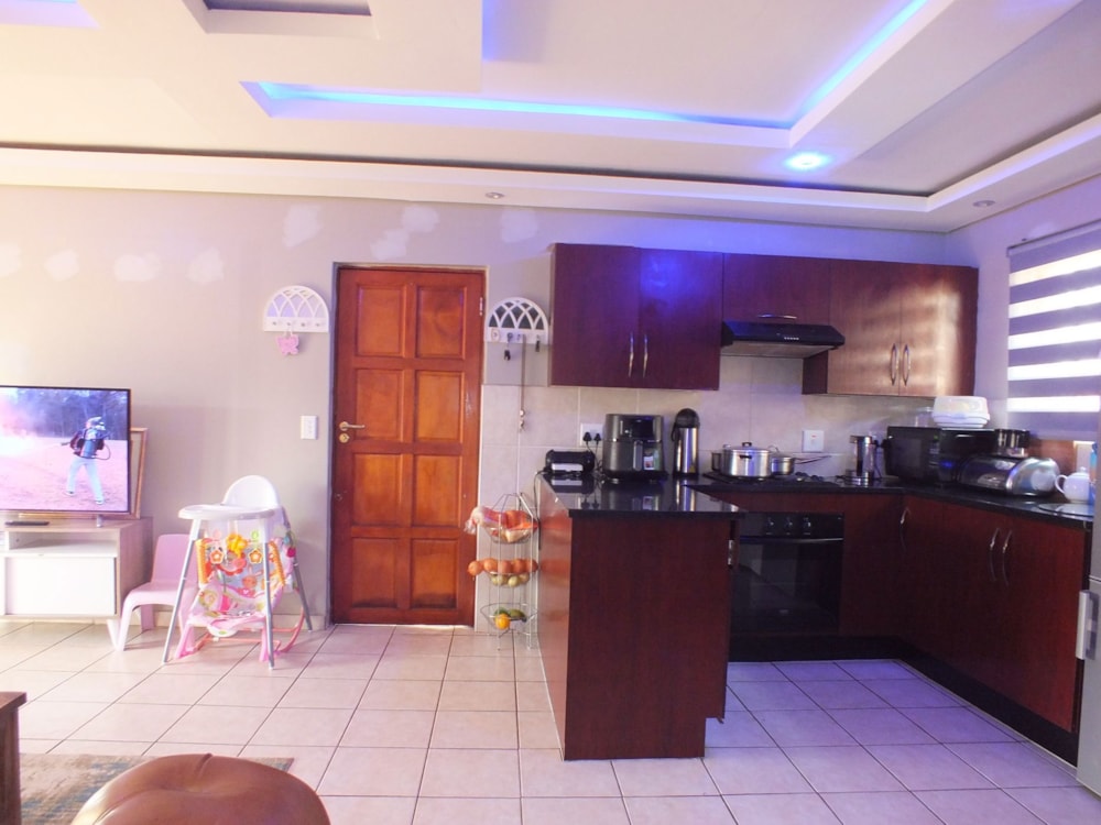 Security estate home let in The Reeds - CNL1668853 Security estate home let in The Reeds - CNL1668853