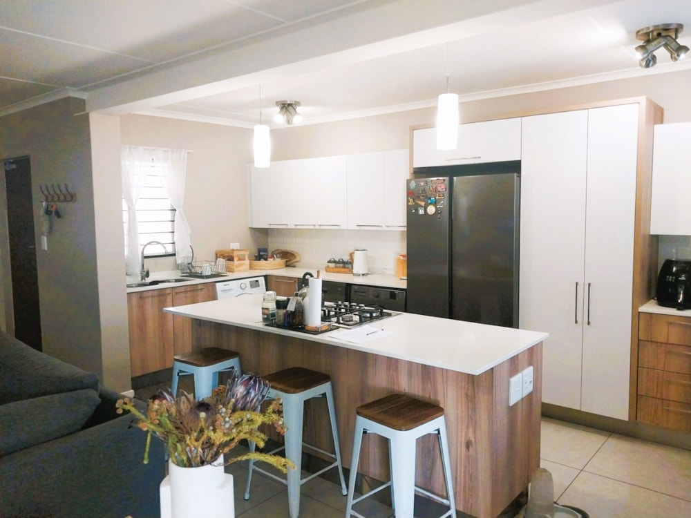 Townhouse sold in Golden Fields Estate - CN1670944 Townhouse sold in Golden Fields Estate - CN1670944