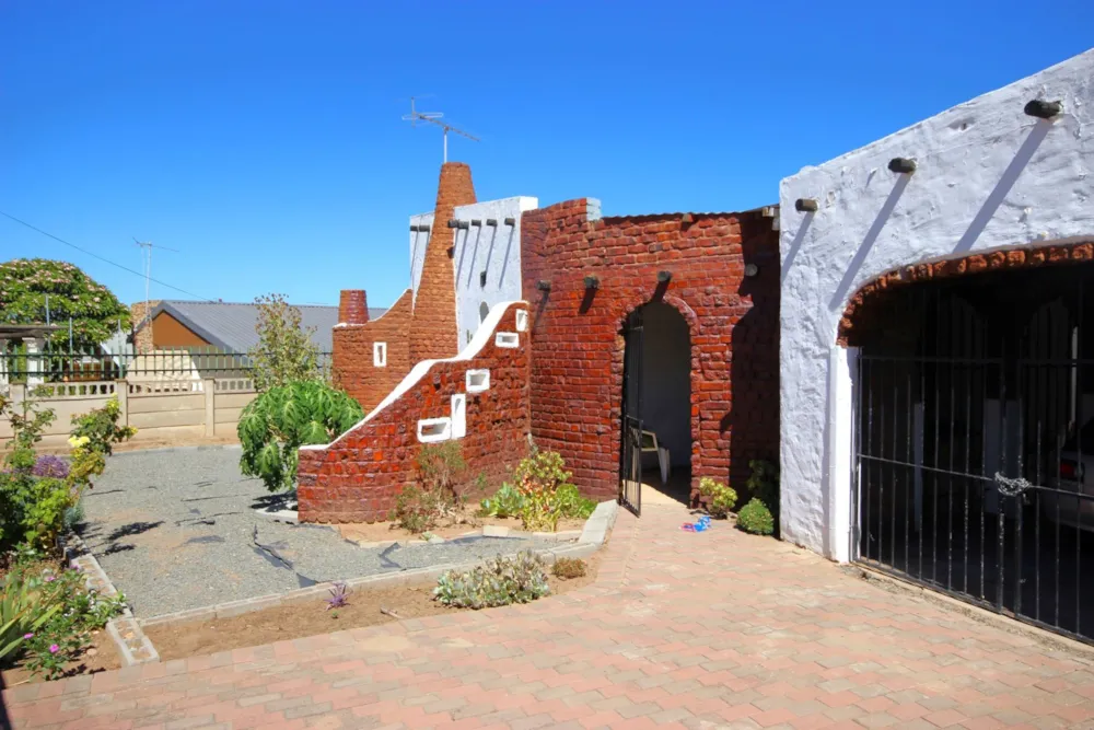House sold in Oudtshoorn - 1OU1648370