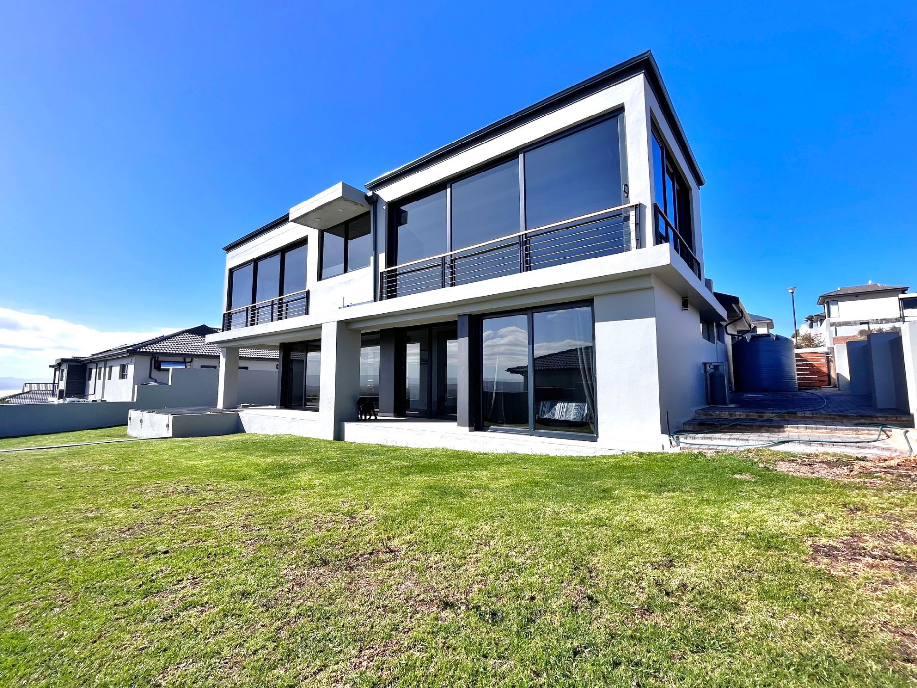 House for sale in Wave Crest - 1JF1669698