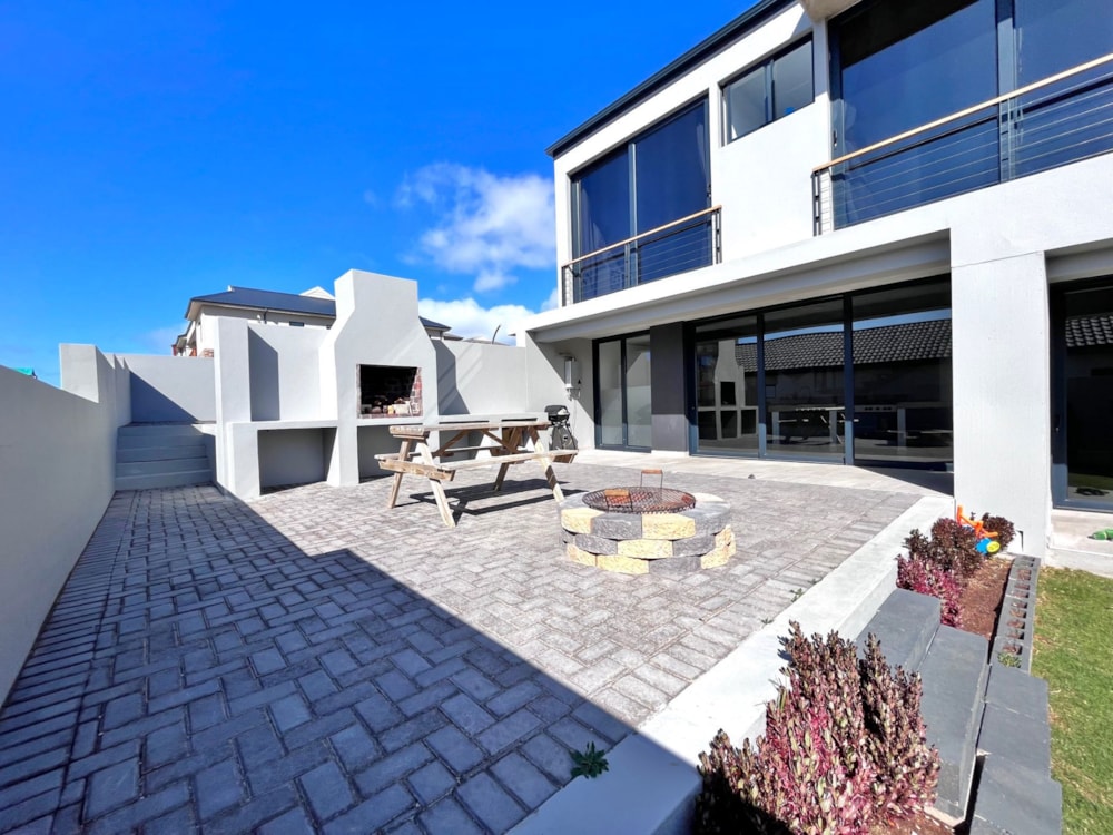 House for sale in Wave Crest - 1JF1669698