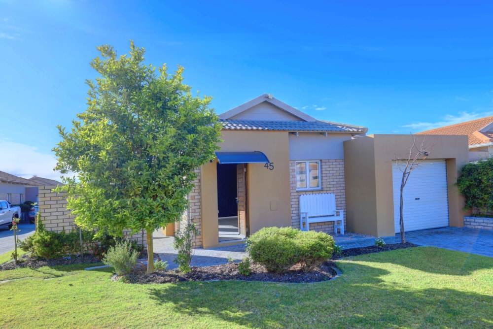 Security estate home let in Mooikloof Country Estate - GEO1671128 Security estate home let in Mooikloof Country Estate - GEO1671128