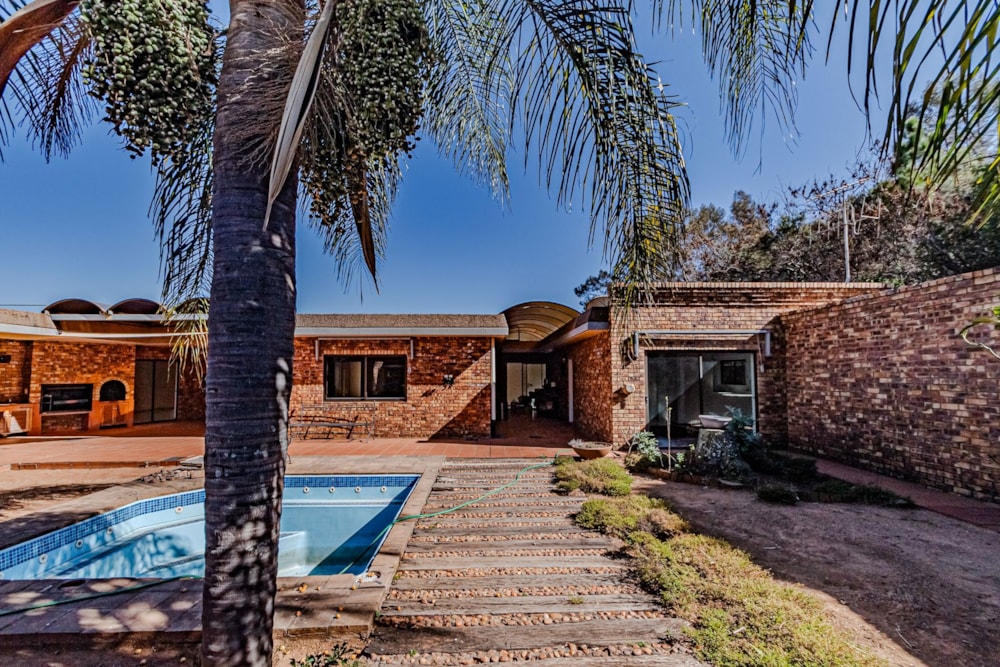 Smallholding for sale in Faerie Glen - PT1660043