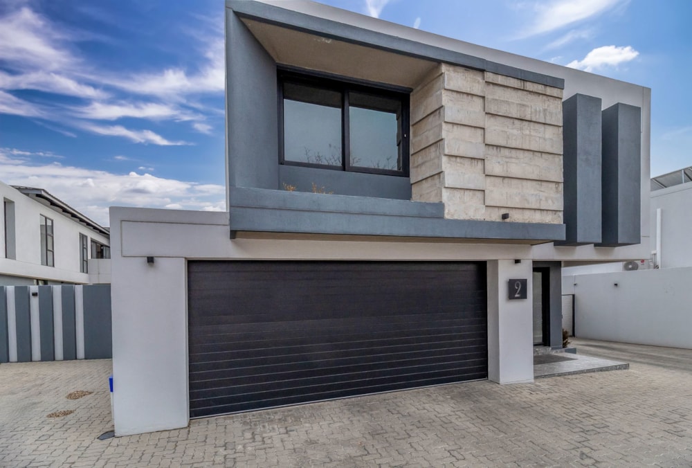 Double-storey cluster sold in Waverley, Johannesburg - HP1667392 Double-storey cluster sold in Waverley, Johannesburg - HP1667392
