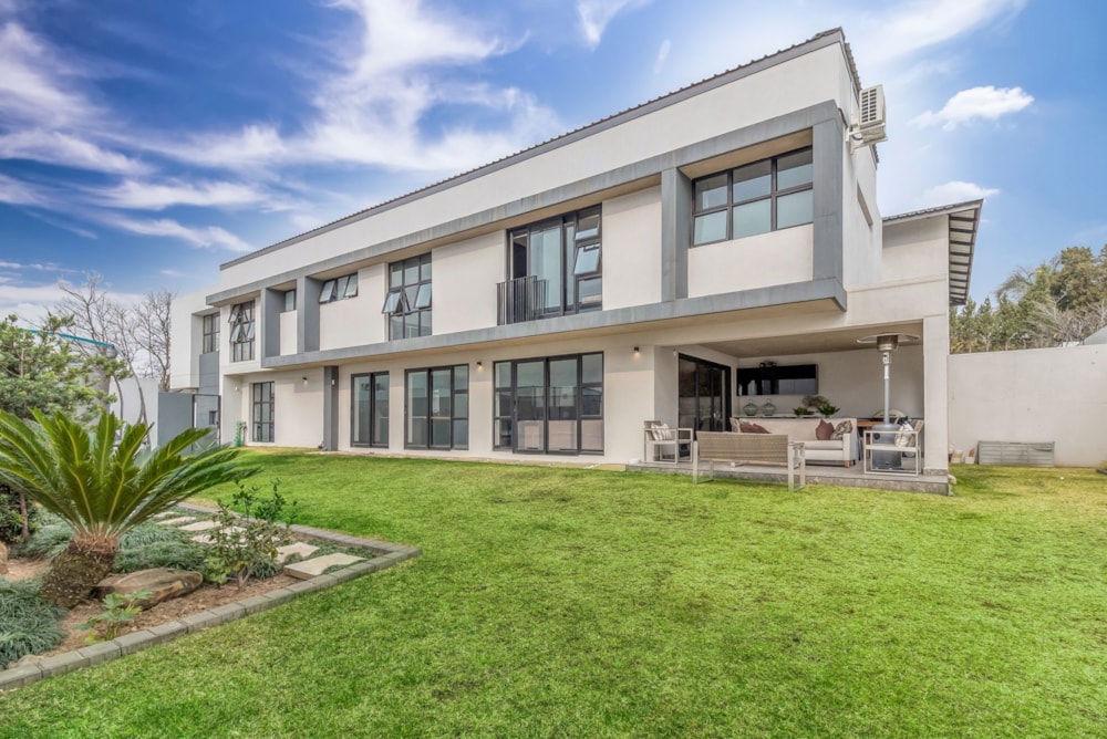 Double-storey cluster sold in Waverley, Johannesburg - HP1667392 Double-storey cluster sold in Waverley, Johannesburg - HP1667392