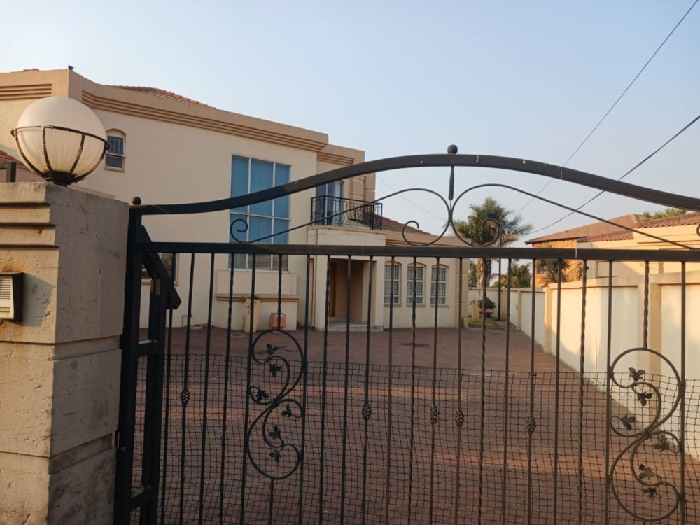 Double-storey house for sale in Reyno Ridge - 1WD1668134