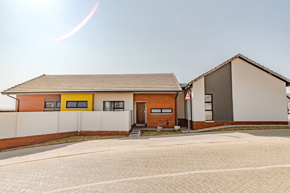 Security estate home for sale in The Reeds - CN1668174 Security estate home for sale in The Reeds - CN1668174