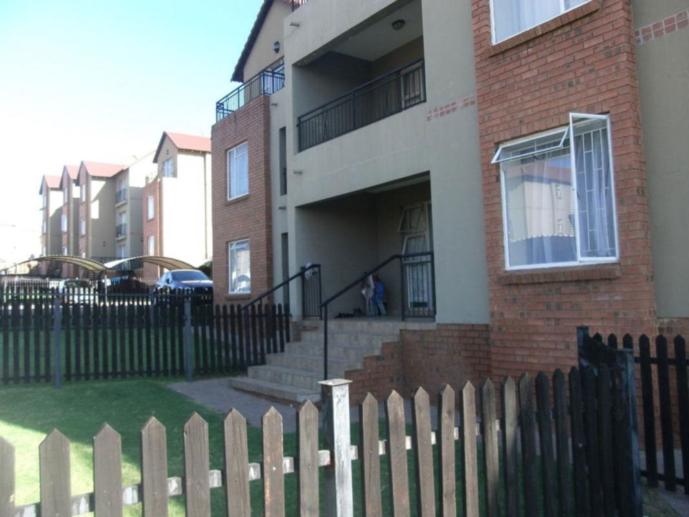 Security complex home for sale in Reyno Ridge - 1WD1668203