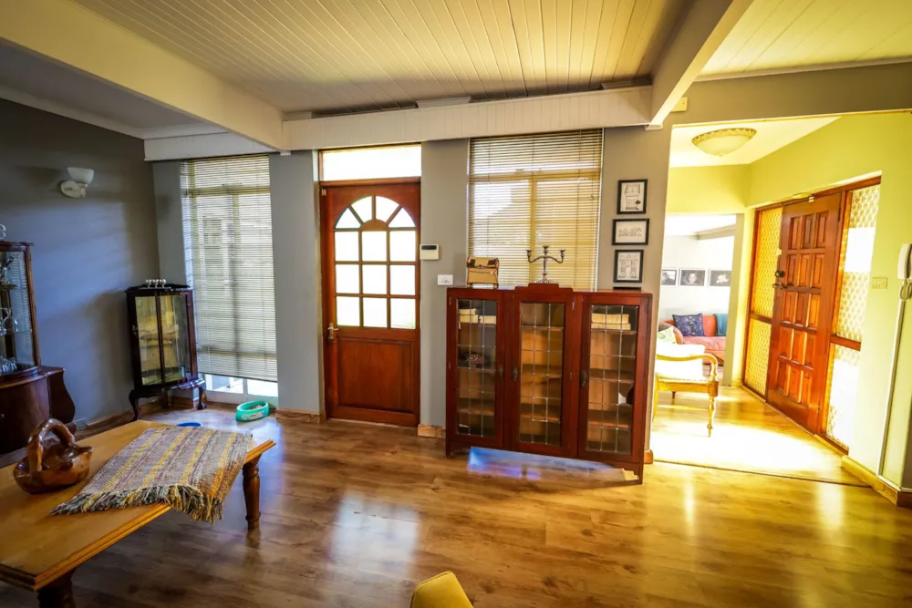 House for sale in Hutten Heights - 1NW1668563