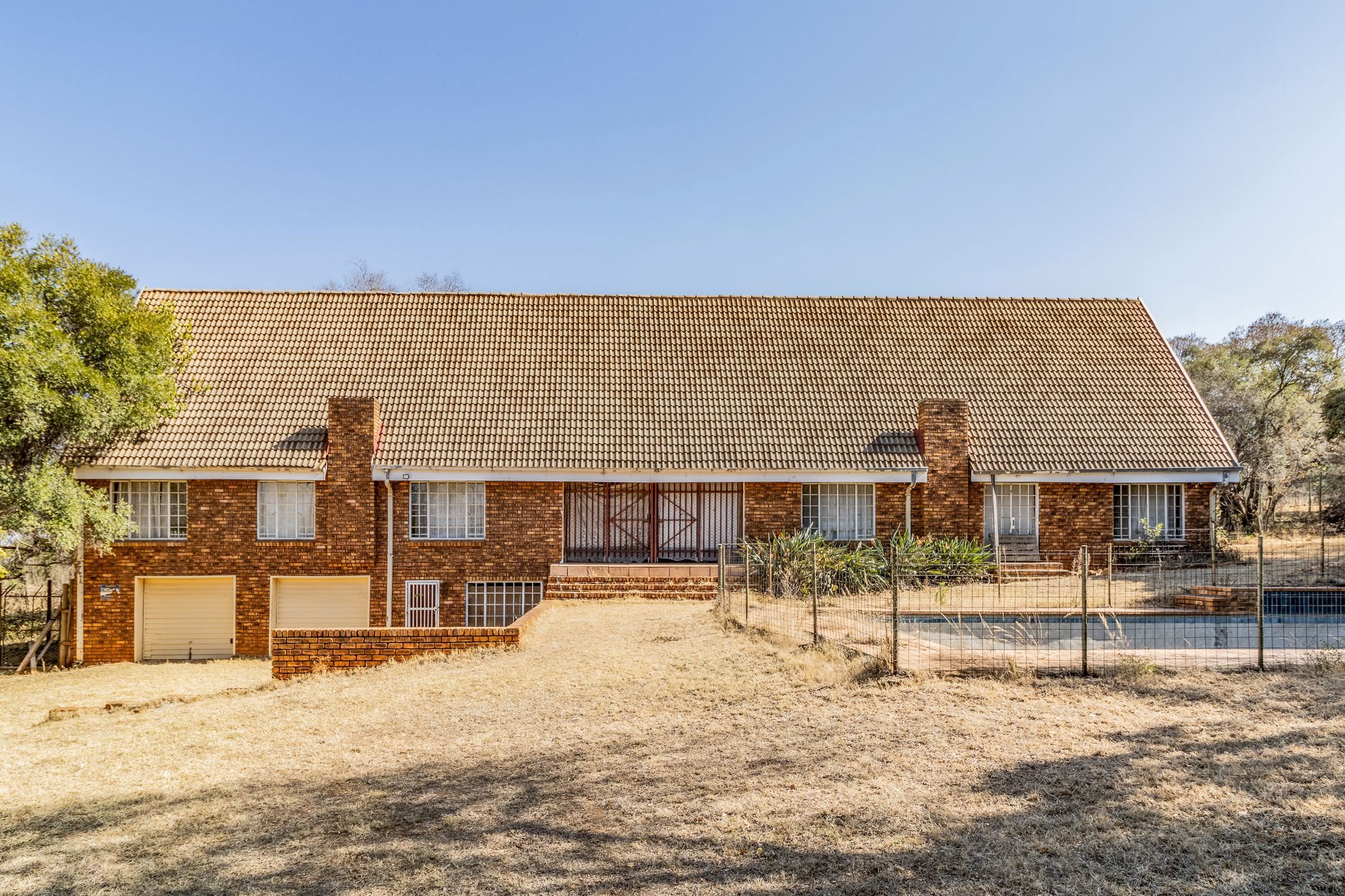 Mixed use farm for sale in Hartbeespoort - 1HR1668906