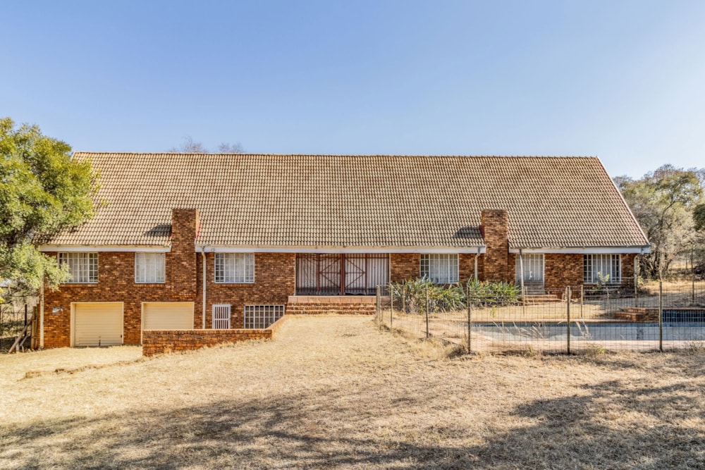 Mixed use farm for sale in Hartbeespoort - 1HR1668906