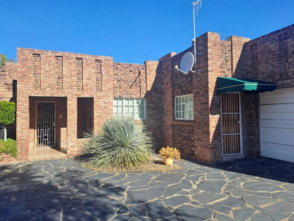 House for sale in Graaff-Reinet - 1KK1669148 House for sale in Graaff-Reinet - 1KK1669148