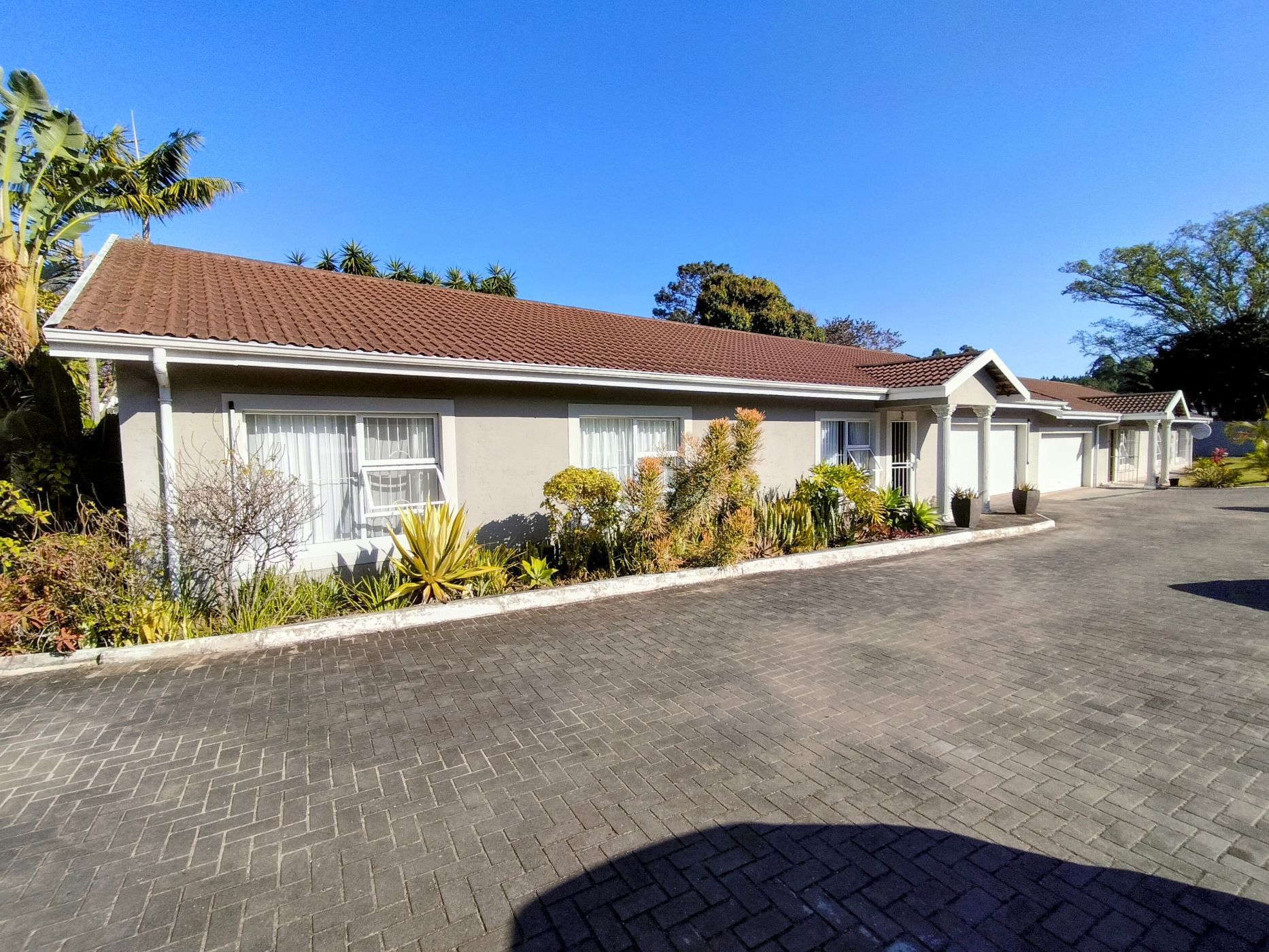 Townhouse sold in Uvongo - 1PSH1669175