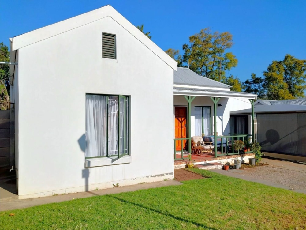 Security complex home sold in Oudtshoorn South - 1OU1669297