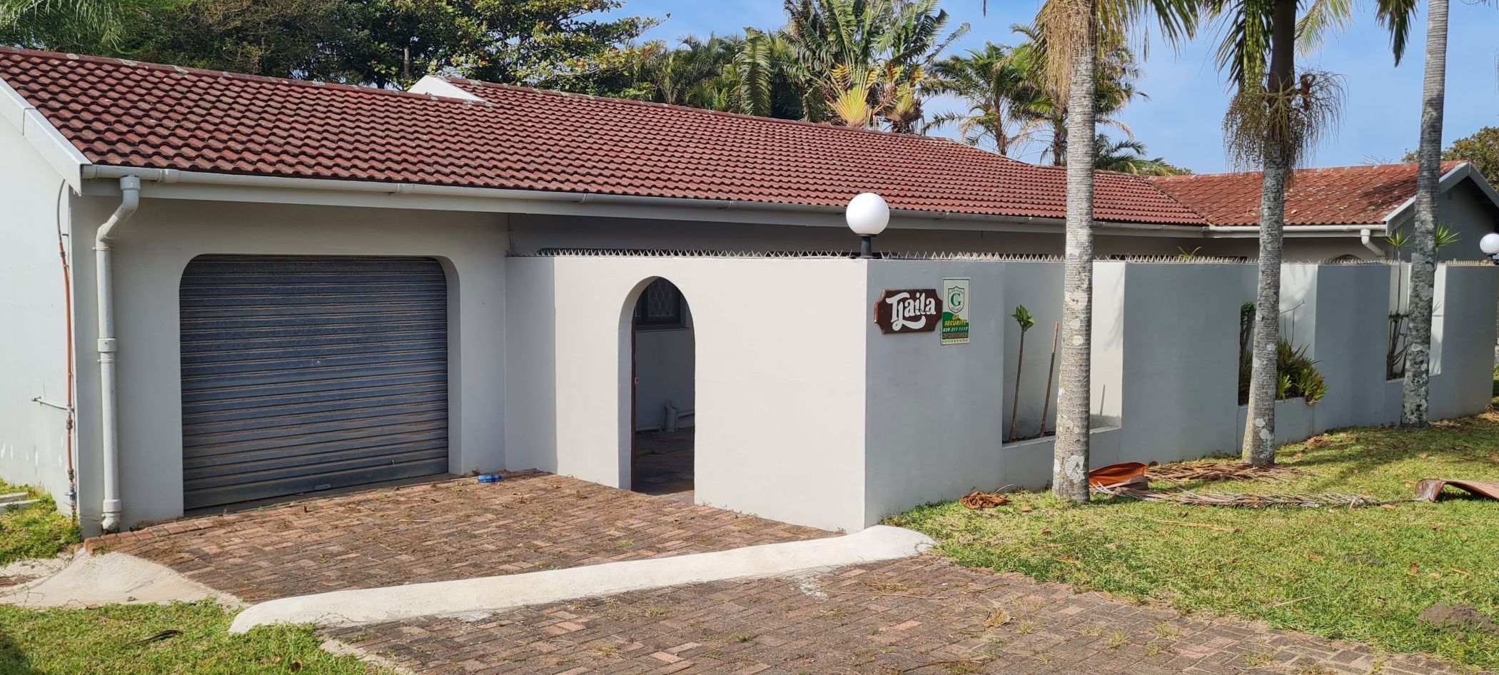 Beach bungalow for sale in Port Edward - 1PD1669724