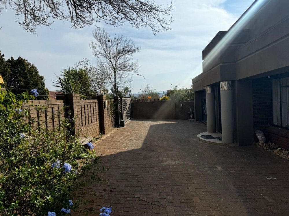 House for sale in Richview - 1NW1670524