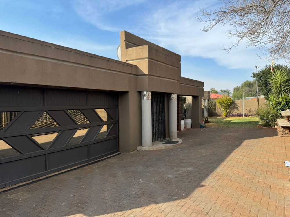 House for sale in Richview - 1NW1670524