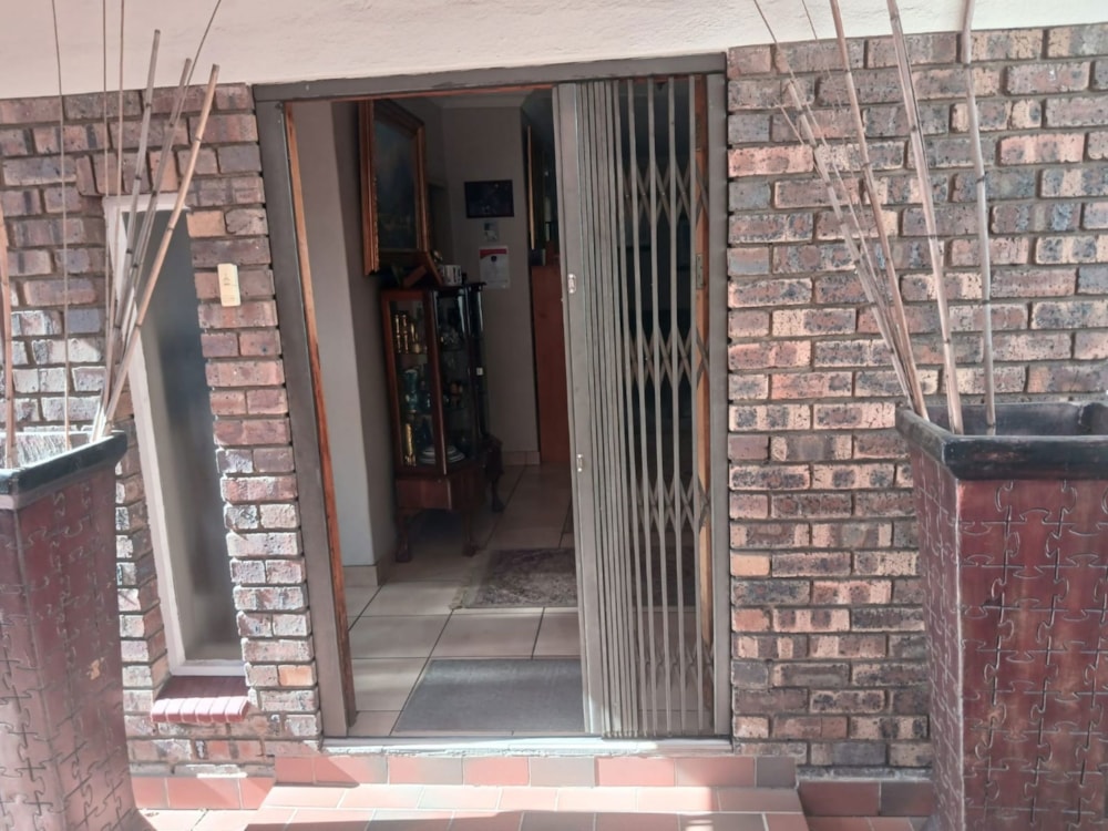 Double-storey house for sale in Die Heuwel - 1WD1669847