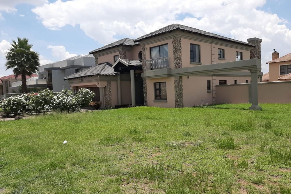 Double-storey house sold in Helderwyk Estate - 1BJ1669908 Double-storey house sold in Helderwyk Estate - 1BJ1669908