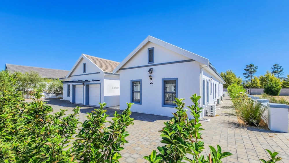 Security estate home to rent in Val de Vie Estate - TKL1734249