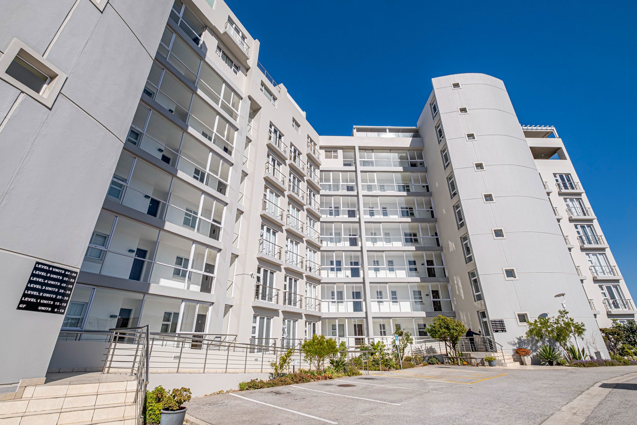 Apartment to rent in St Georges Park - 1PLZ1670356
