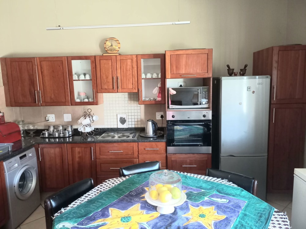 Garden retirement home for sale in Waterval East - 1RU1670472