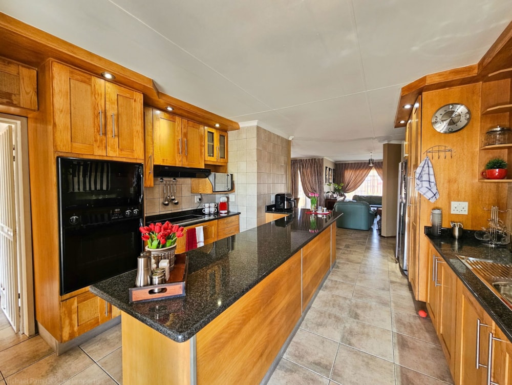 House for sale in Sherwood Gardens - 1BJ1712555