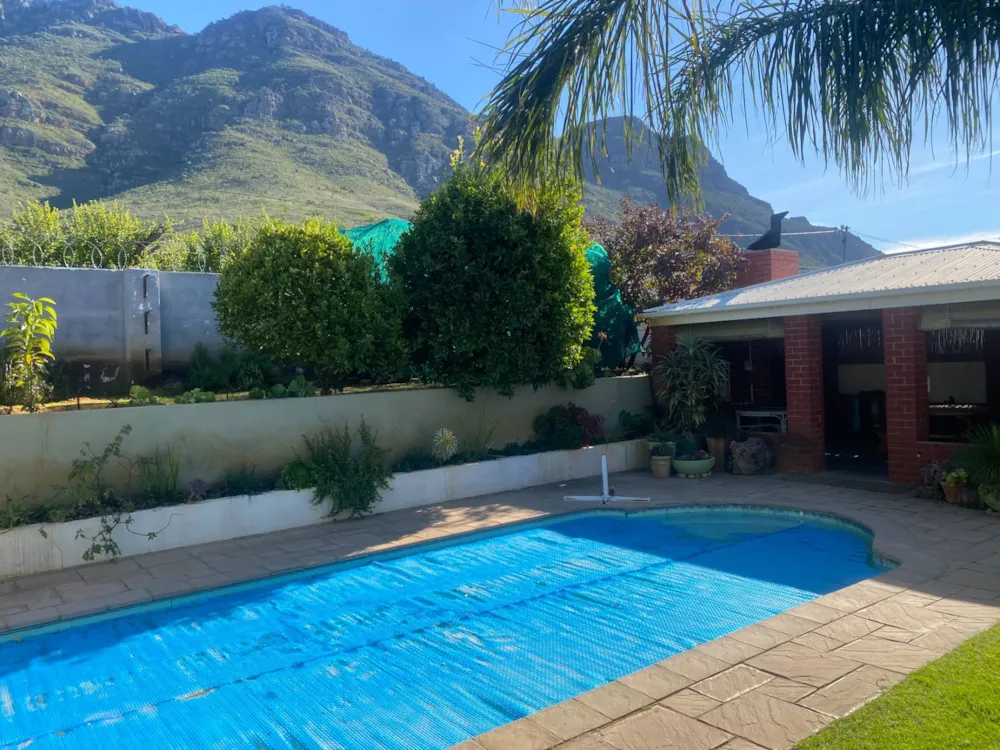 Double-storey house sold in Riebeek West - RV1732559 Double-storey house sold in Riebeek West - RV1732559