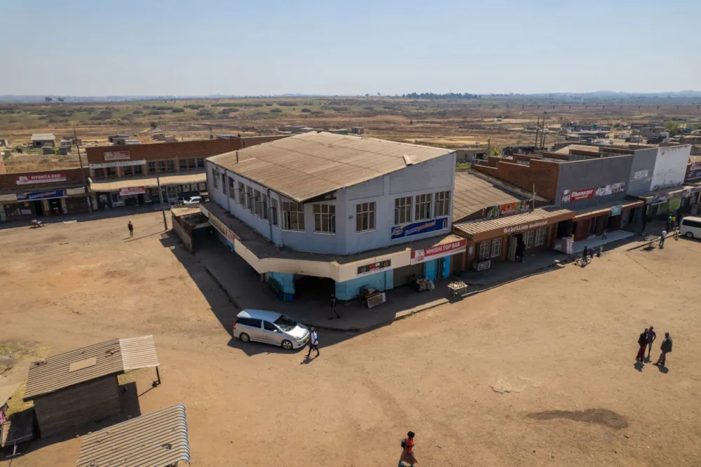 Commercial Building for sale in Mufakose, Zimbabwe - 3ZB1671036 Commercial Building for sale in Mufakose, Zimbabwe - 3ZB1671036
