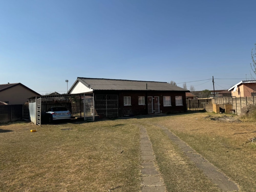 House for sale in Lennoxton - 1NW1672107