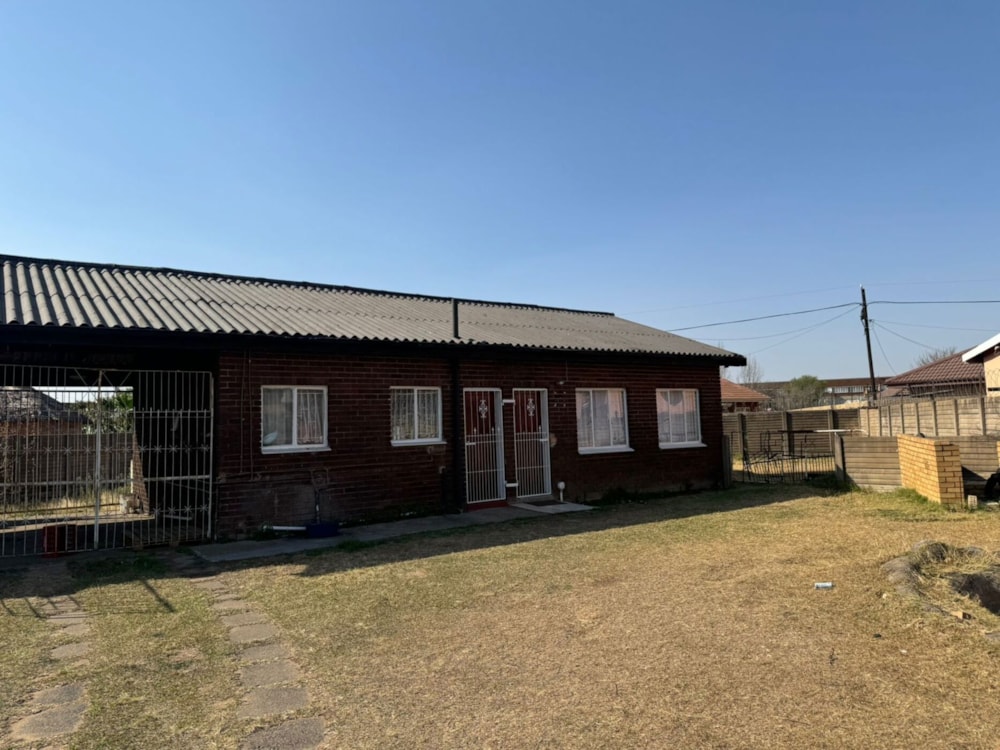 House for sale in Lennoxton - 1NW1672107