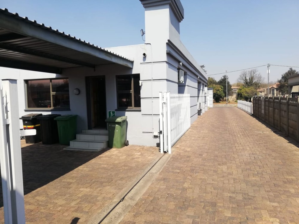 Commercial Building for sale in Three Rivers North - 1VT1671690