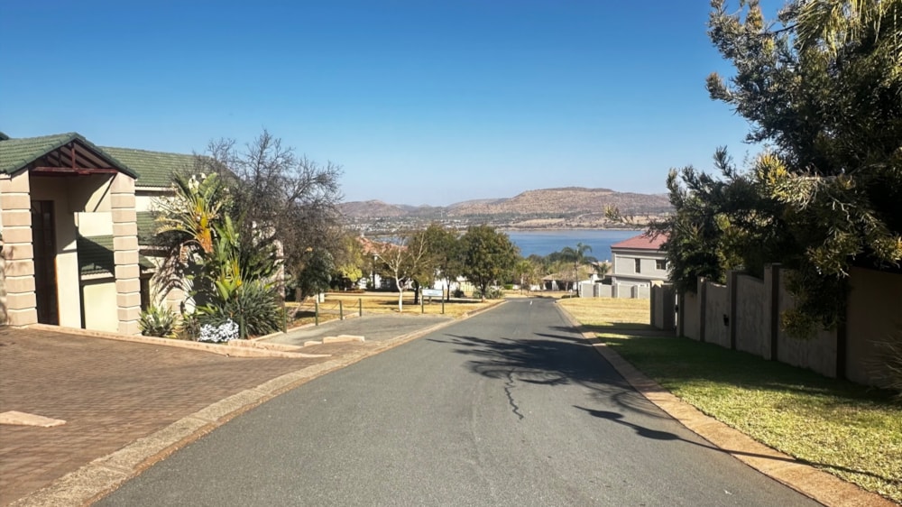 Vacant land for sale in Kosmos Ridge - 1HR1671700