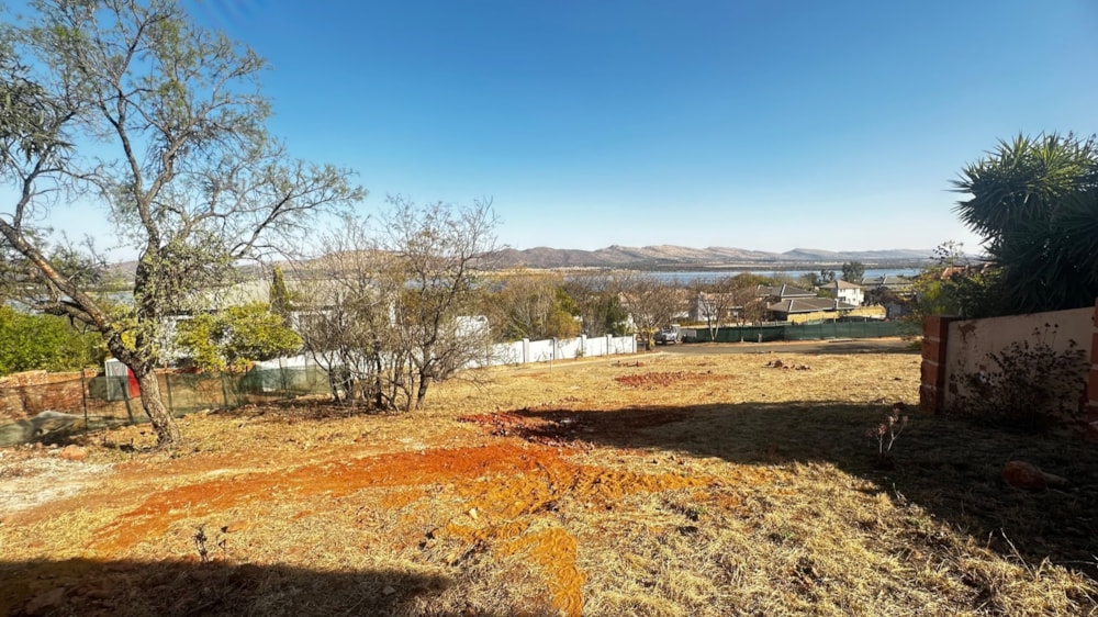 Vacant land for sale in Kosmos Ridge - 1HR1671704