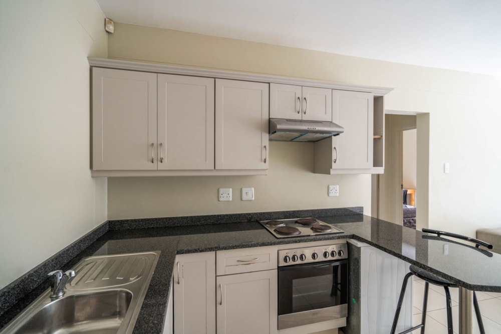 Multi-storey apartment to rent in Grahamstown (Makhanda) - 1GC1711170 Multi-storey apartment to rent in Grahamstown (Makhanda) - 1GC1711170