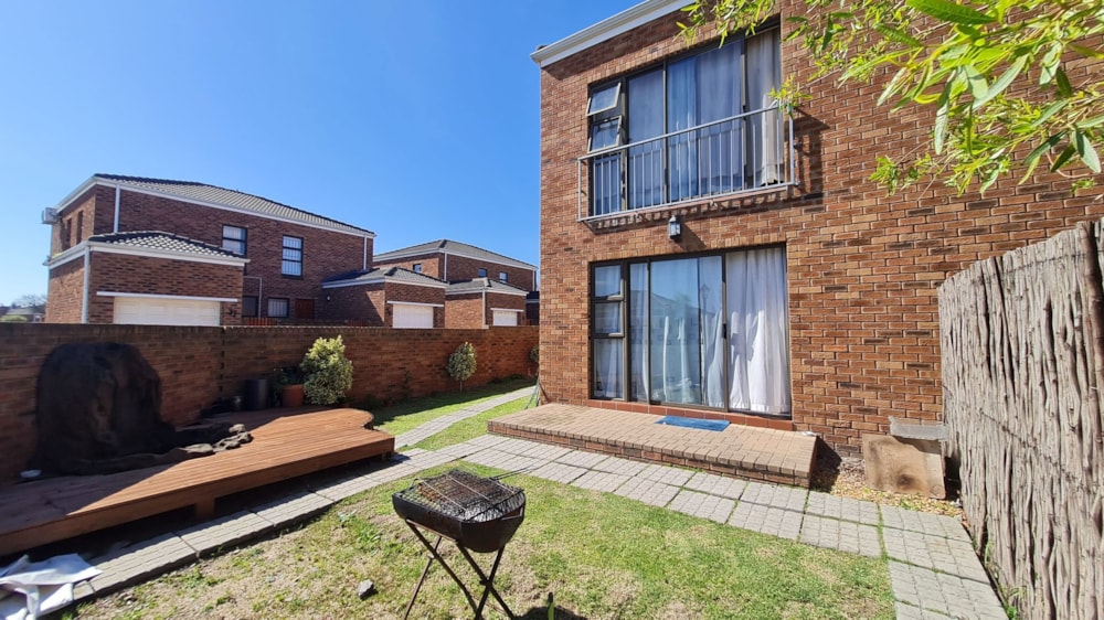 Security complex home sold in Kuils River - 1KV1670807 Security complex home sold in Kuils River - 1KV1670807