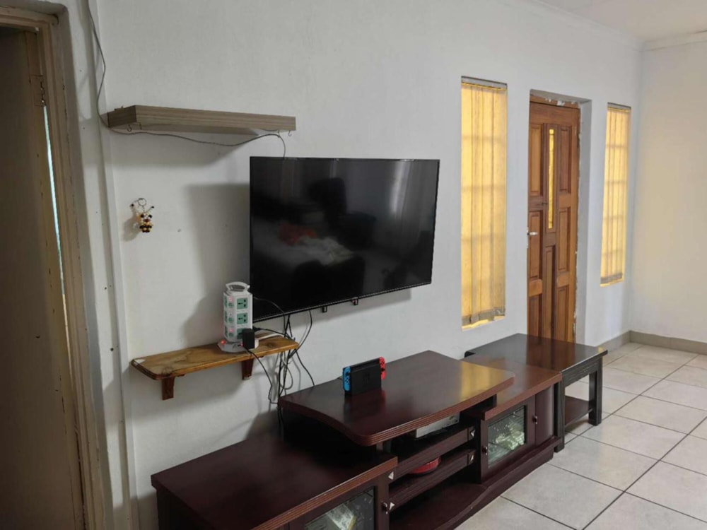 Townhouse for sale in Hutten Heights - 1NW1671288 Townhouse for sale in Hutten Heights - 1NW1671288