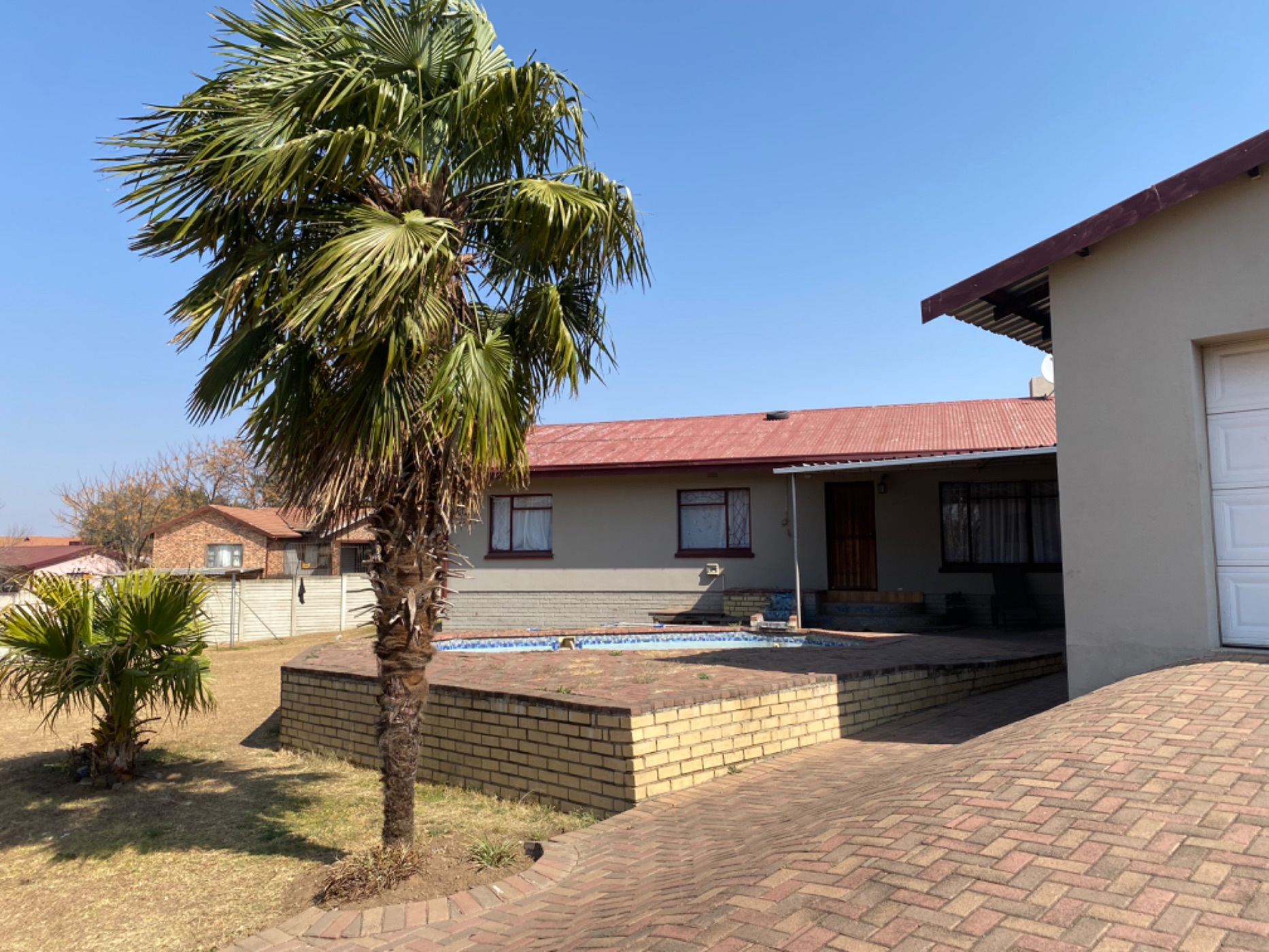 Bachelor apartment to rent in Pioneer Park - 1NW1719316