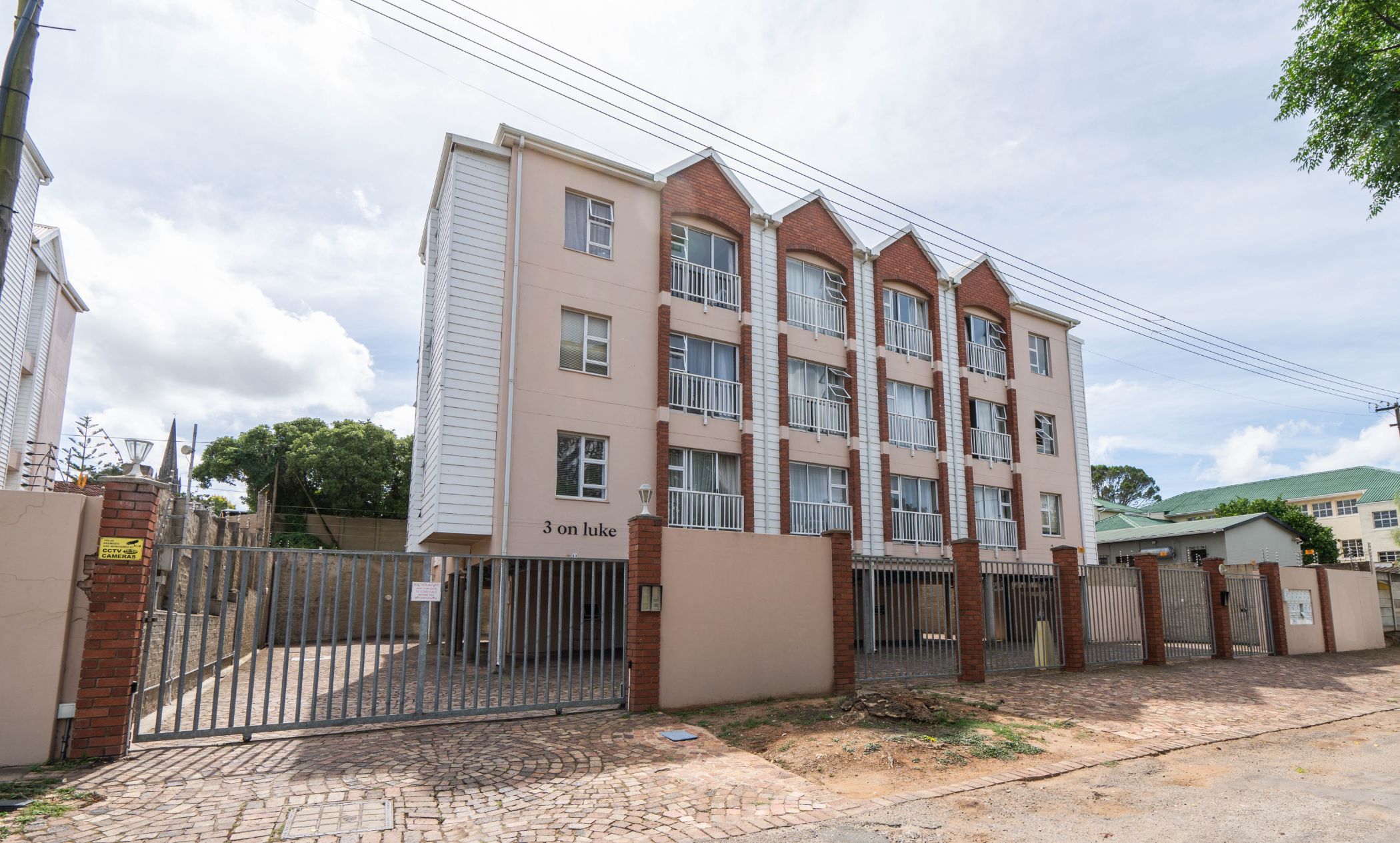 Bachelor apartment to rent in Grahamstown Central (Makhanda Central) - 1GC1710573