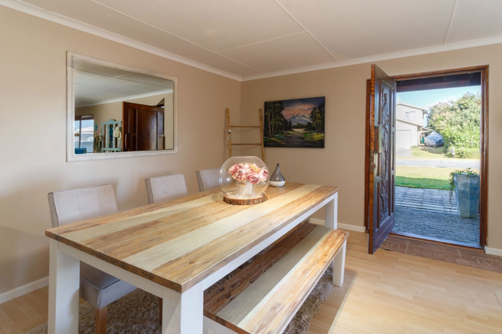 Double-storey house for sale in Cannon Rocks - 1KO1721206 Double-storey house for sale in Cannon Rocks - 1KO1721206