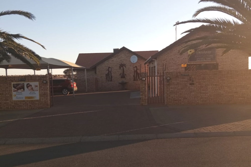 House to rent in Hillcrest, Kimberley - 1KJ1737463