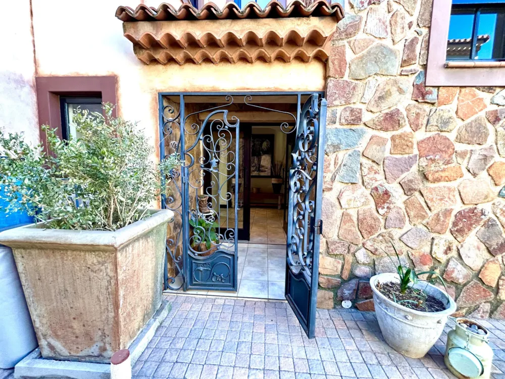 Townhouse for sale in Estate D Afrique - 1HR1713066 Townhouse for sale in Estate D Afrique - 1HR1713066
