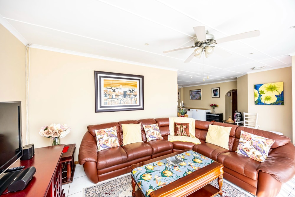 House to rent in Beacon Bay - 1EZ1724418